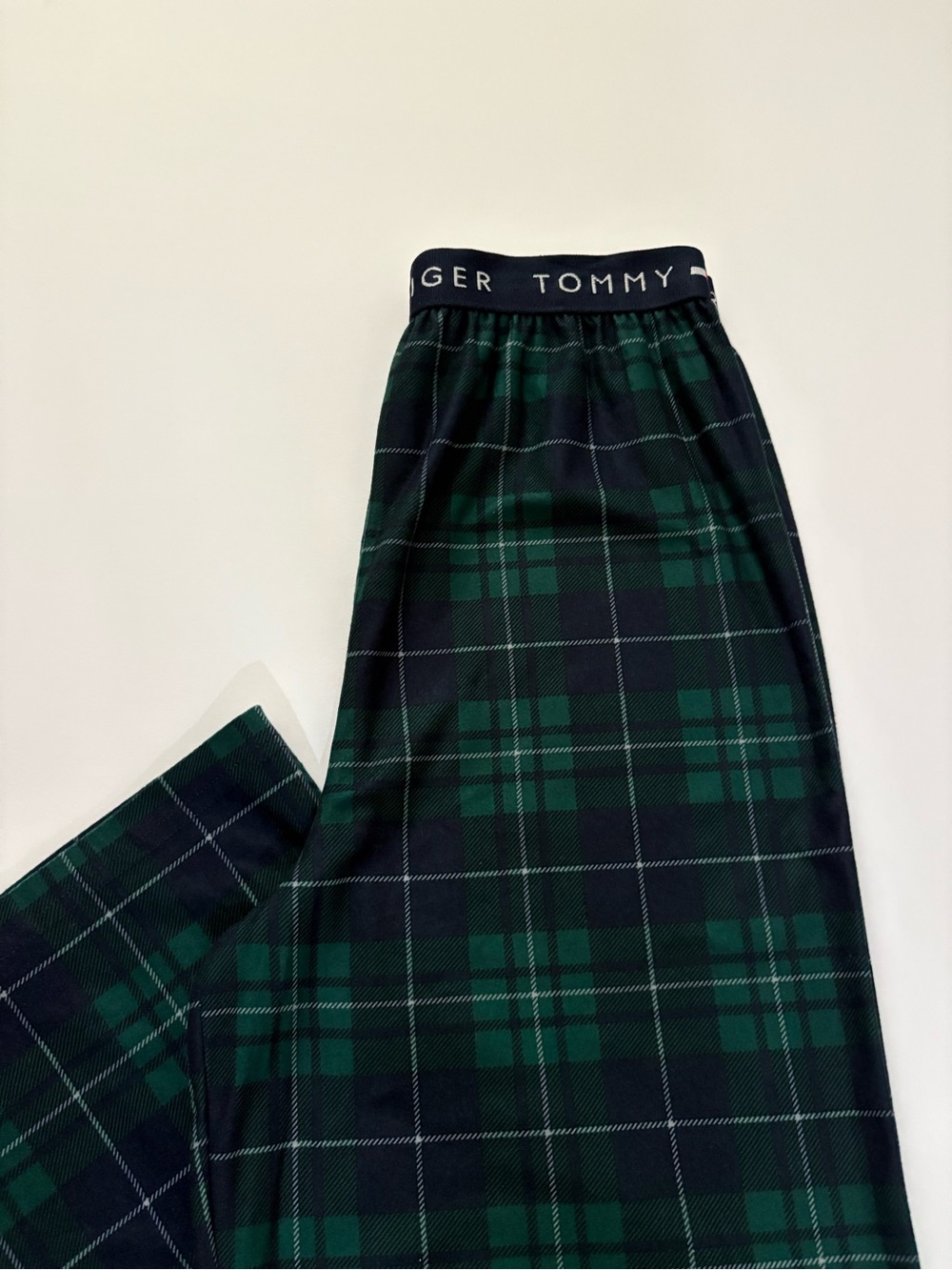 Boy’s Tommy Hilfiger Navy & Green Plaid Pajama Pants - Picture 4 of 5